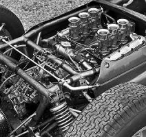 Engine-Ferrari_62_England_02-120-grad