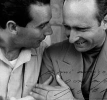 Fotograf_Bernard_Cahier_-links-_und_Juan_Manuel_Fangio